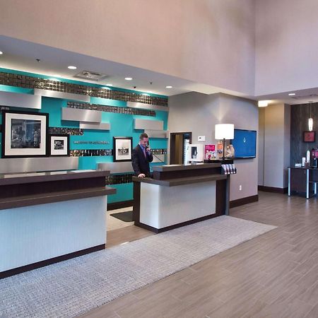 Hampton Inn & Suites Columbus/University Area Экстерьер фото