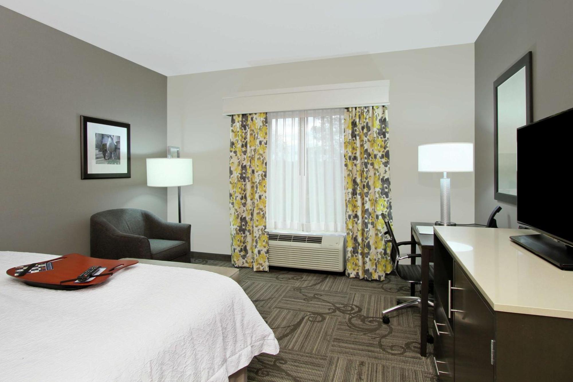 Hampton Inn & Suites Columbus/University Area Экстерьер фото