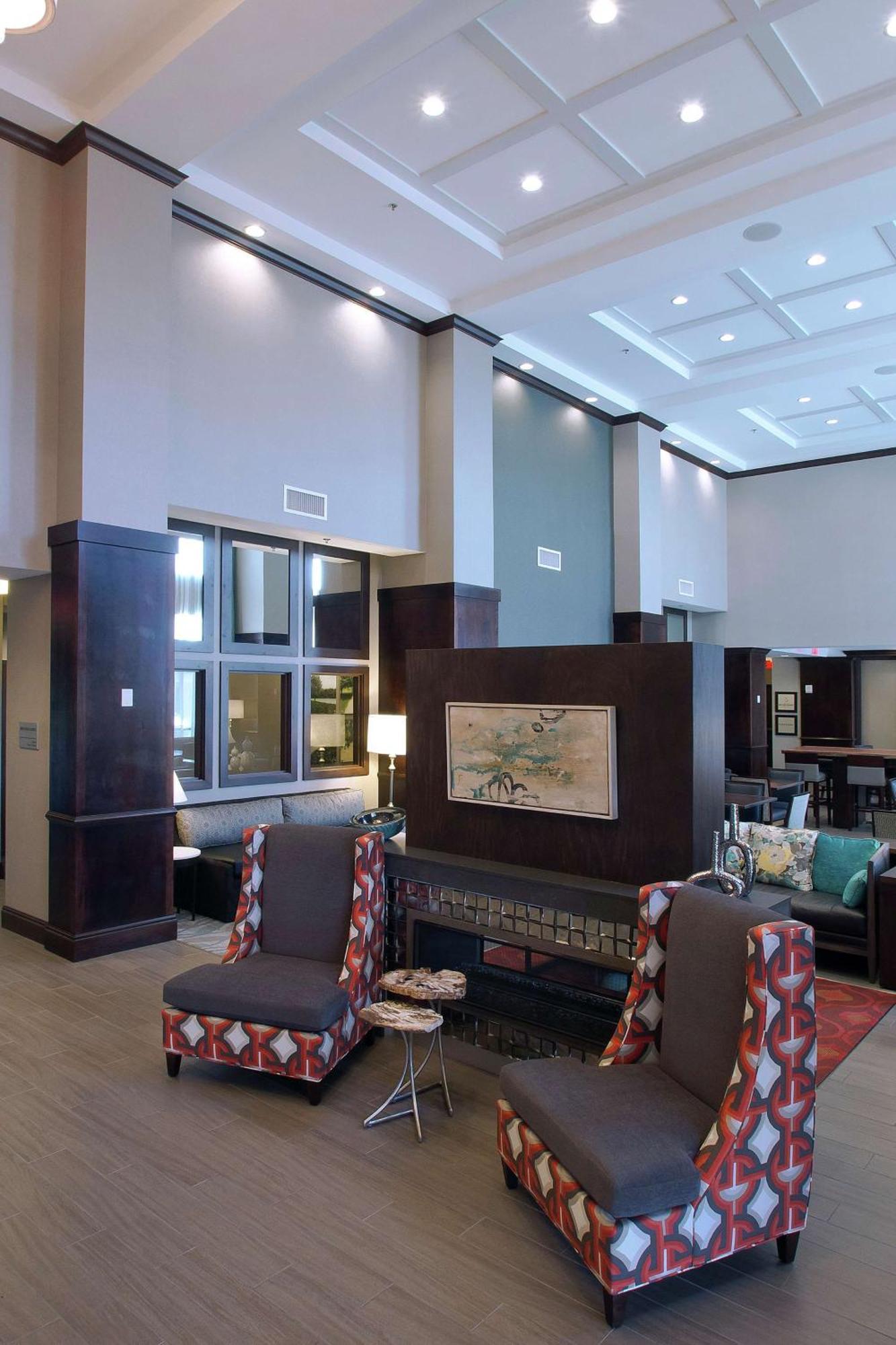 Hampton Inn & Suites Columbus/University Area Экстерьер фото